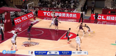 天神下凡！杰曼高打板不中 曾凡博底線殺出單臂補扣