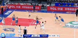外線開炮！徐杰連中2記三分助廣東保持兩位數(shù)領(lǐng)先 莫蘭德絕妙助攻