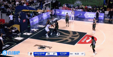 外線開炮！張鎮(zhèn)麟連中2記三分 弗格三分也有帶隊(duì)保持兩位數(shù)優(yōu)勢(shì)