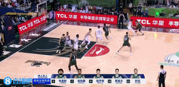 重回同一起跑線！同曦第三節(jié)上來不到2分鐘 7-0直接追平比分！