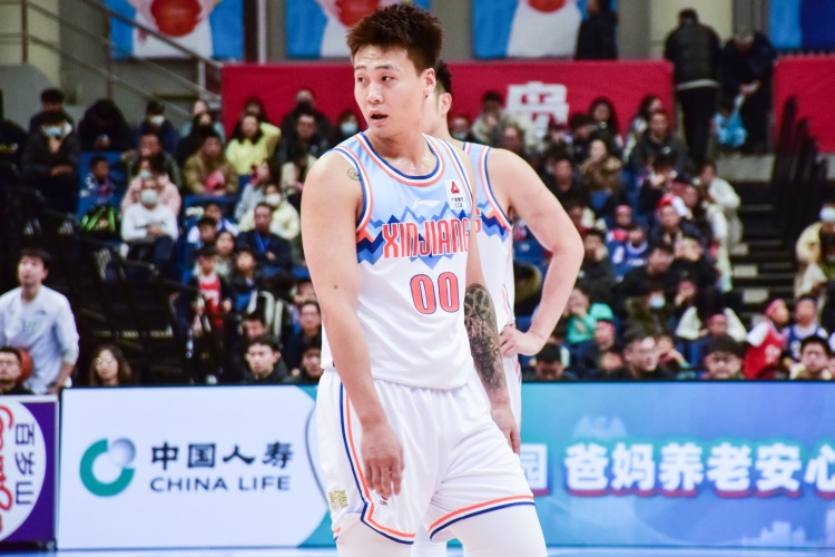 開場就手感熱！趙睿首節(jié)僅8分鐘 5中4&三分2中2拿到11分