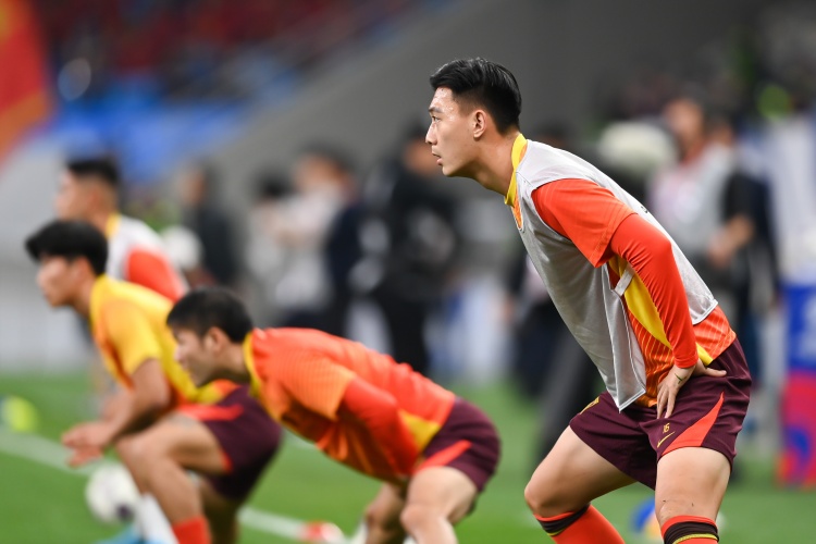 足球報：張玉寧、蔣圣龍均有不同程度傷病，伊萬未讓在熱身賽出場