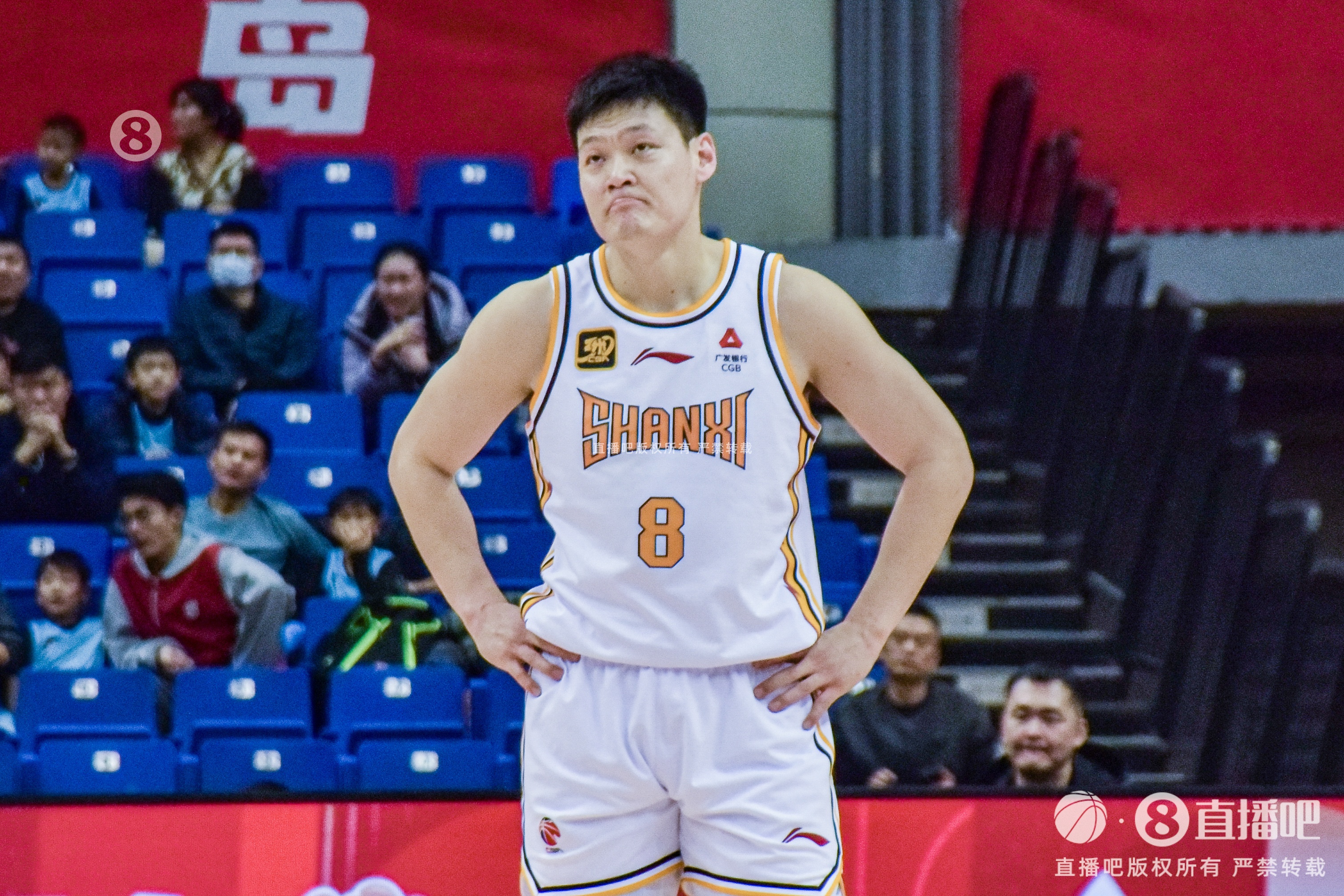 表現(xiàn)平平！張寧11中4拿到11分3板4助&三分8中2 有5犯規(guī)